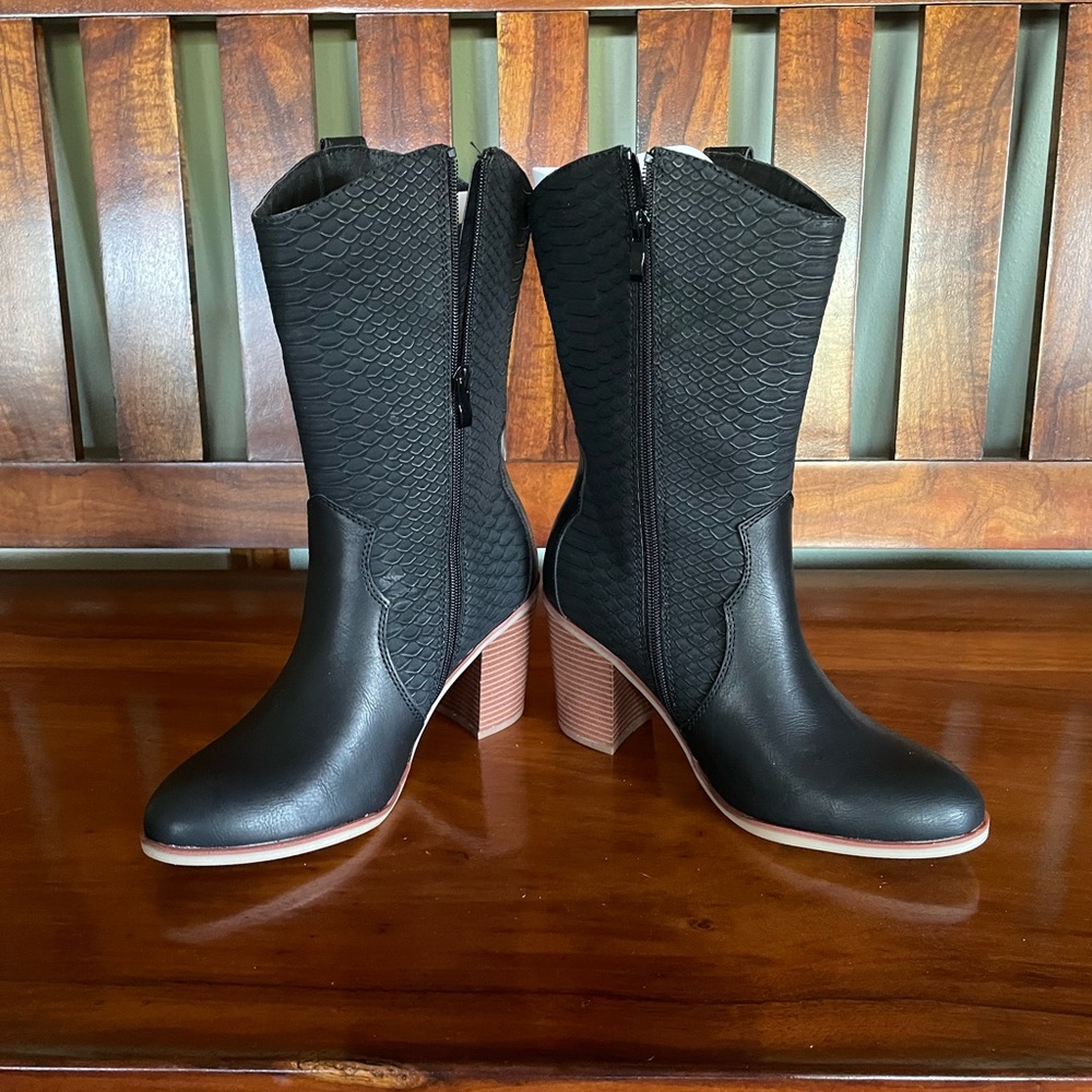 Luoika Women’s Cowboy-Cowgirl Black Boots